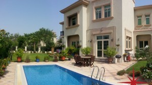 Jumeirah Islands – Upgraded to Open Plan Style, 4 bedroom Villa – Built on Large Corner Plot of 11,000 Sq-Ft, Built up area 5,400 Sq-Ft