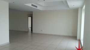 Bur Dubai, Large Spacious 3 Bedroom Apartment with Maids room for Lease