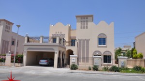 Classic Arabian Style 5 BR Villa With Maids Room And Private Garden