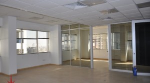 Large Fitted Office Space at a Reasonable Price on Main SZR Next to Metro